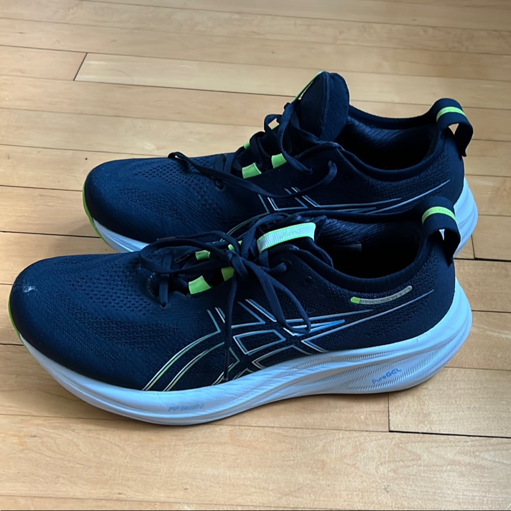 Asics Blue and Green Sneakers Modern Athletic Design